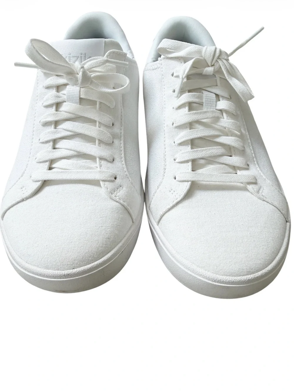 Kizik Irvine Hands Free Canvas Sneaker in White Women’s 7.5 WIDE
